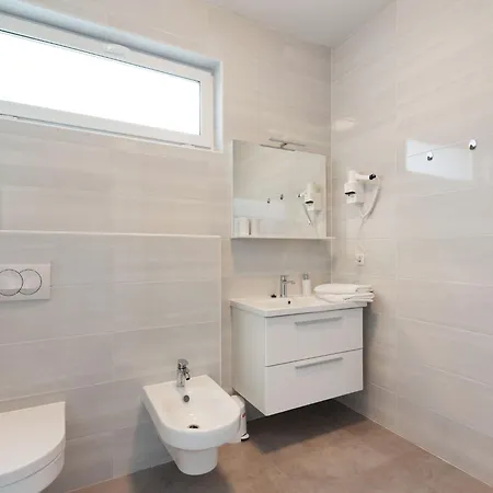 Enticing In With Private Pool Holiday home